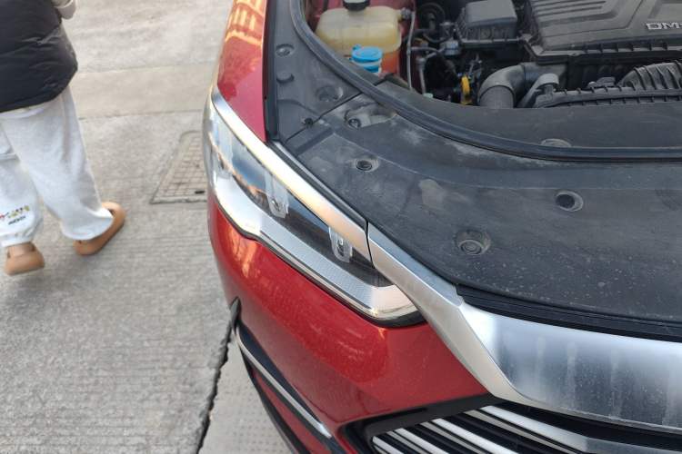 Used BYD Song Pro New Energy 2022 DM-i 110km Flagship Model Right Front Headlight