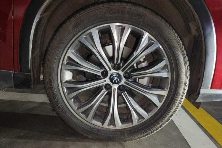 Used BYD Song Pro New Energy 2022 DM-i 110km Flagship Pro Model Right Front Wheel Hub