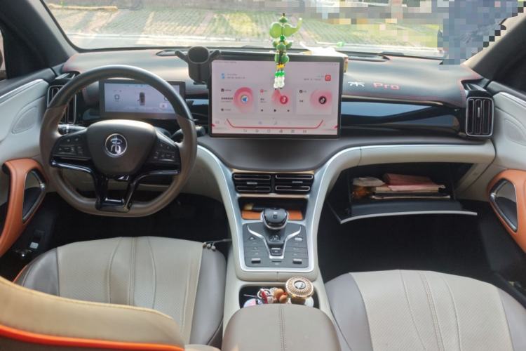 Used BYD Song Pro New Energy 2022 DM-i 110km Flagship Pro Model Center Console