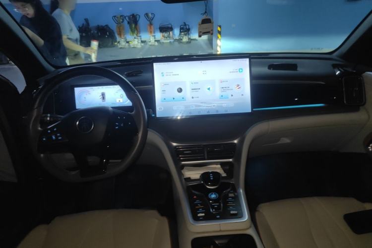 Used BYD Song Pro New Energy 2022 DM-i 110km Flagship Pro Model Center Console