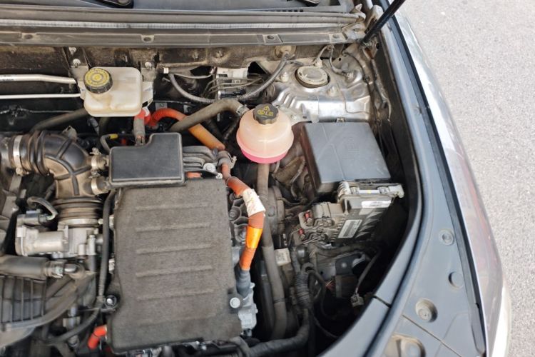 Used BYD Song Pro New Energy 2022 DM-i 110km Flagship Pro Model Engine Bay Left