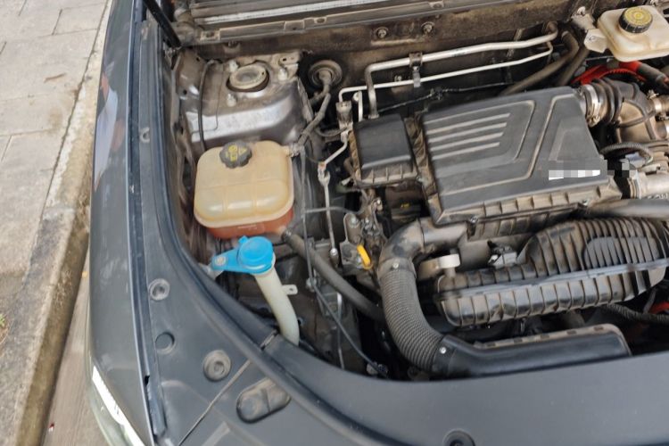 Used BYD Song Pro New Energy 2022 DM-i 110km Flagship Pro Model Engine Bay Right
