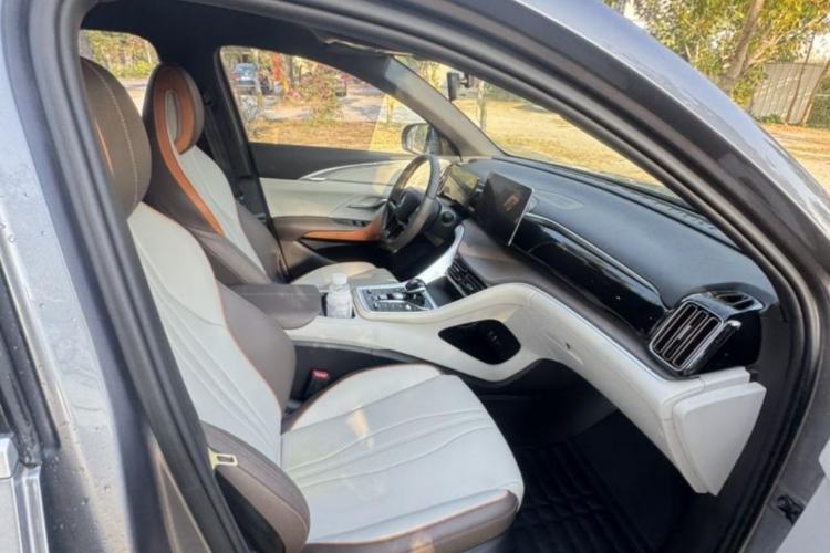 Used BYD Song Pro New Energy 2022 DM-i 51km Luxury Model Interior 2