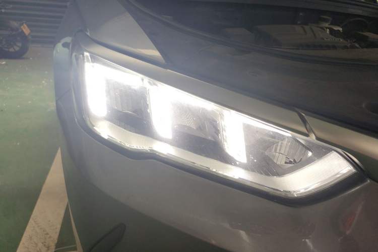 Used BYD Song Pro New Energy 2022 DM-i 51km Prestige Model Right Front Headlight
