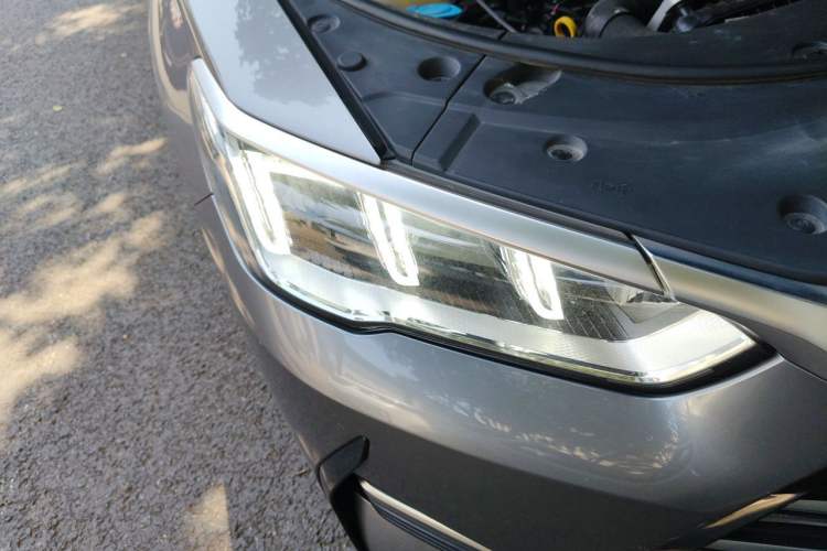 Used BYD Song Pro New Energy 2022 DM-i 110km Flagship Model Right Front Headlight
