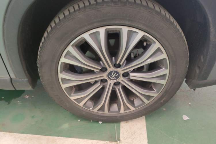 Used BYD Song Pro New Energy 2022 DM-i 51km Prestige Model Right Front Wheel Hub