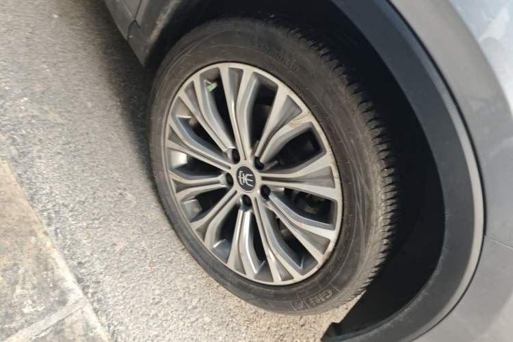 Used BYD Song Pro New Energy 2022 DM-i 110km Flagship Pro Model Right Front Wheel Hub