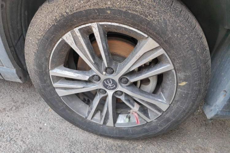 Used BYD Song Pro New Energy 2022 DM-i 51km Luxury Model Right Front Wheel Hub