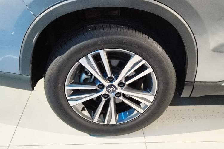 Used BYD Song Pro New Energy 2022 DM-i 51km Luxury Model Right Rear Wheel Hub