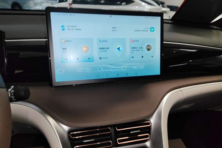 Used BYD Song Pro New Energy 2022 DM-i 51km Prestige Model Audio And AC Panel