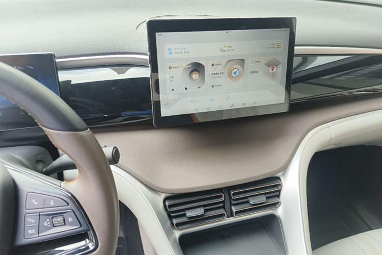 Used BYD Song Pro New Energy 2022 DM-i 51km Luxury Model Audio And AC Panel