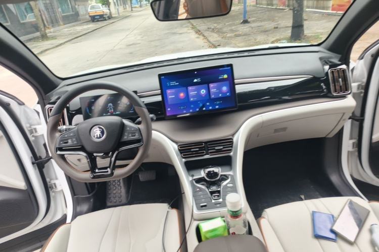 Used BYD Song Pro New Energy 2022 DM-i 110km Flagship Model Center Console