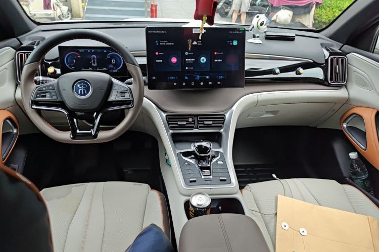 Used BYD Song Pro New Energy 2022 DM-i 110km Flagship Pro Model Center Console