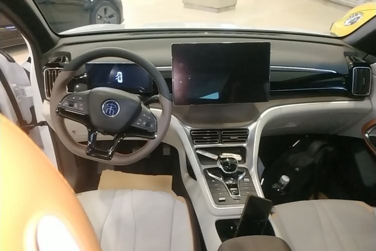 Used BYD Song Pro New Energy 2022 DM-i 110km Flagship Pro Model Center Console