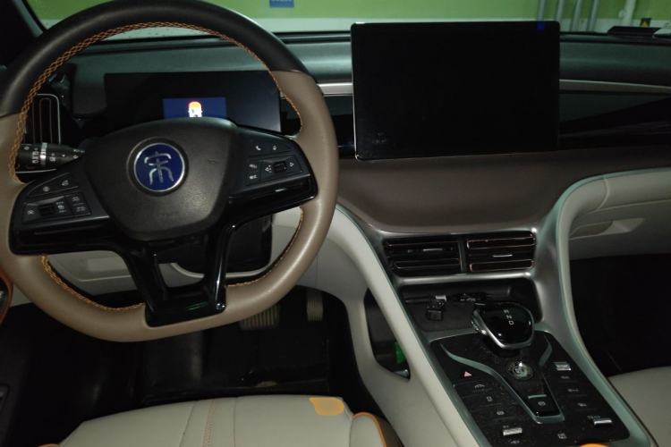 Used BYD Song Pro New Energy 2022 DM-i 110km Flagship Model Center Console