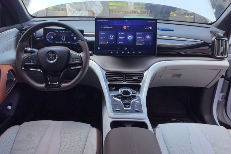 Used BYD Song Pro New Energy 2022 DM-i 110km Flagship Pro Model Center Console