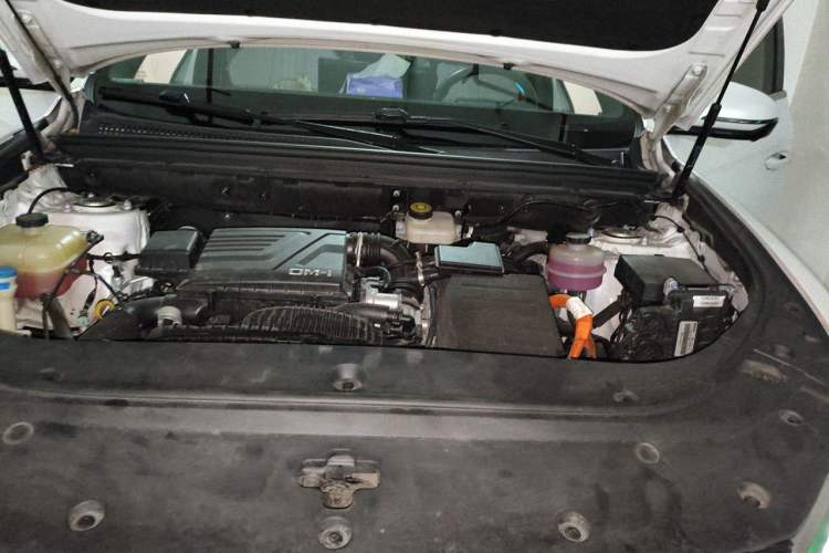 Used BYD Song Pro New Energy 2022 DM-i 110km Flagship Pro Model Engine Bay Left