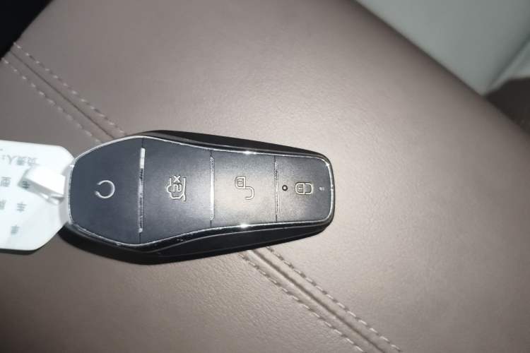 Used BYD Song Pro New Energy 2022 DM-i 110km Flagship Pro Model Interior 1