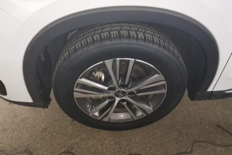 Used BYD Song Pro New Energy 2022 DM-i 51km Prestige Model Left Front Wheel Hub