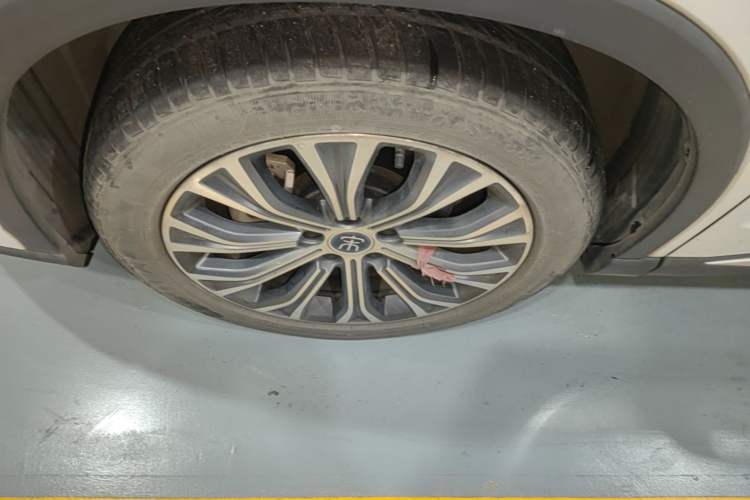 Used BYD Song Pro New Energy 2022 DM-i 110km Flagship Pro Model Left Front Wheel Hub