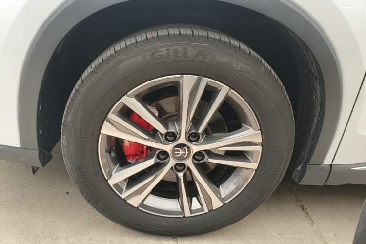 Used BYD Song Pro New Energy 2022 DM-i 51km Prestige Model Left Front Wheel Hub