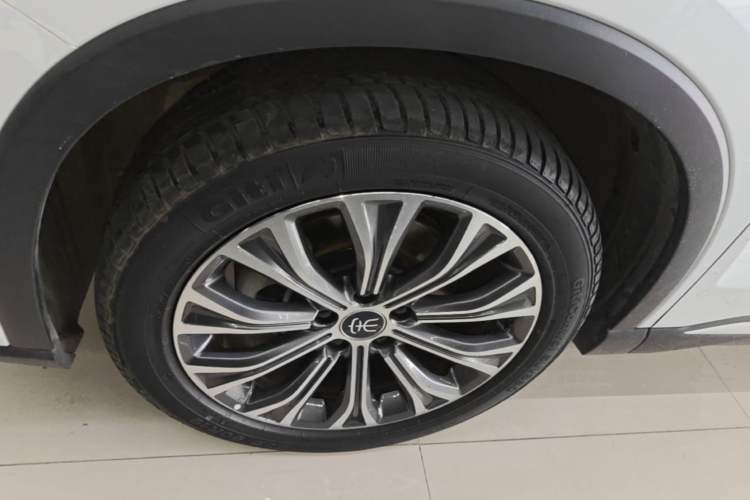 Used BYD Song Pro New Energy 2022 DM-i 110km Flagship Pro Model Left Front Wheel Hub