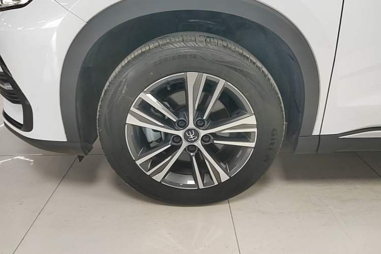 Used BYD Song Pro New Energy 2022 DM-i 51km Prestige Model Left Front Wheel Hub