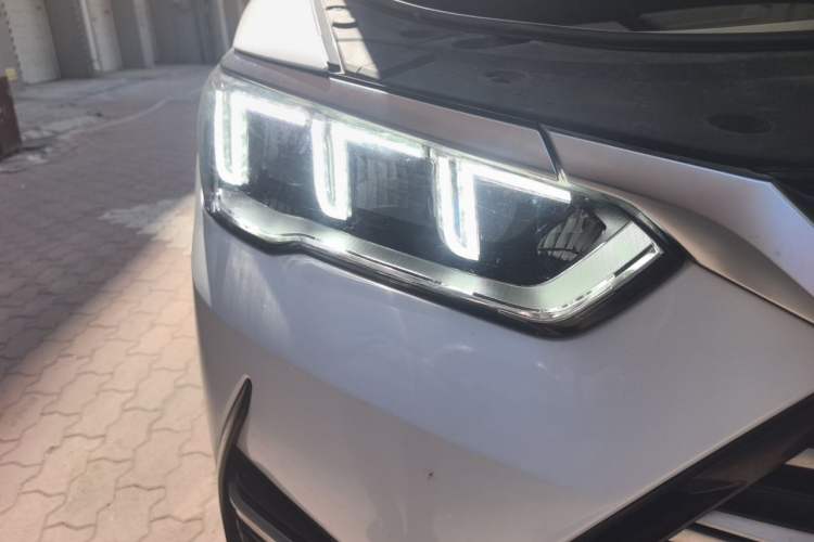 Used BYD Song Pro New Energy 2022 DM-i 110km Flagship Pro Model Right Front Headlight