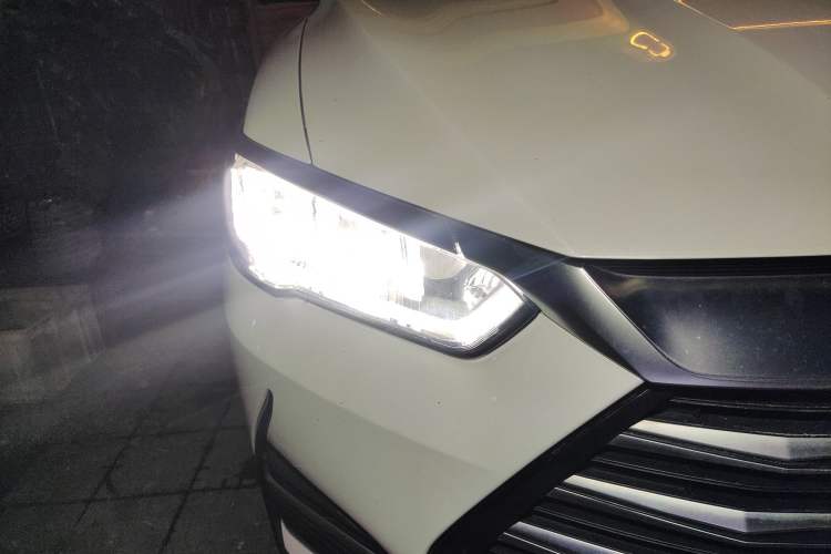 Used BYD Song Pro New Energy 2022 DM-i 110km Flagship Pro Model Right Front Headlight