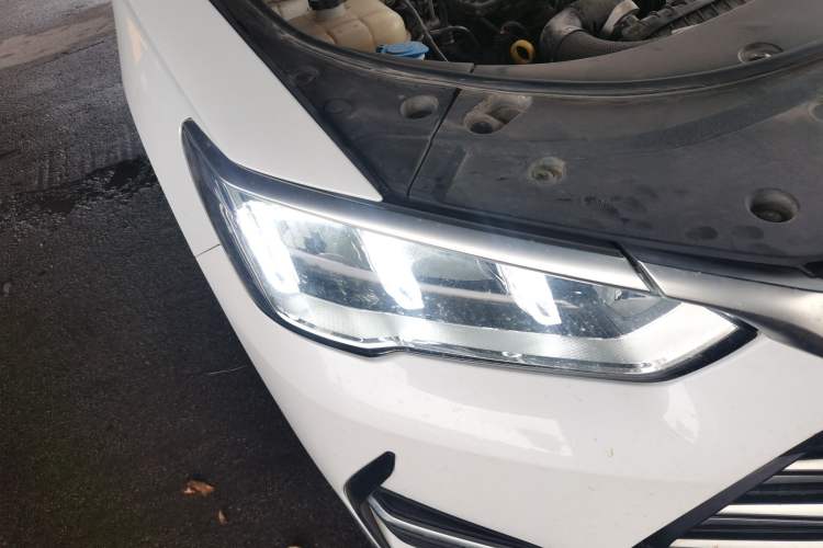 Used BYD Song Pro New Energy 2022 DM-i 110km Flagship Model Right Front Headlight