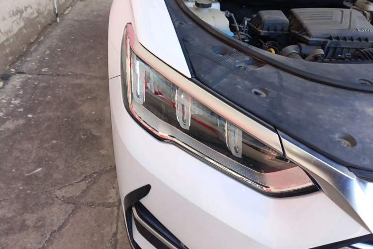 Used BYD Song Pro New Energy 2022 DM-i 110km Flagship Model Right Front Headlight
