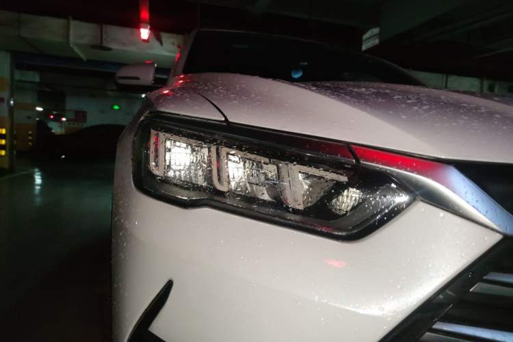 Used BYD Song Pro New Energy 2022 DM-i 51km Prestige Model Right Front Headlight