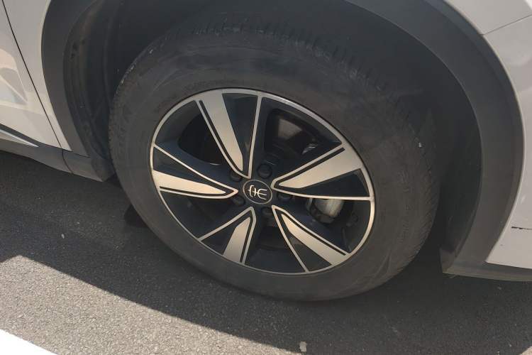 Used BYD Song Pro New Energy 2022 DM-i 51km Prestige Model Right Front Wheel Hub