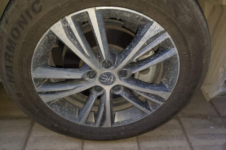 Used BYD Song Pro New Energy 2022 DM-i 51km Luxury Model Right Front Wheel Hub