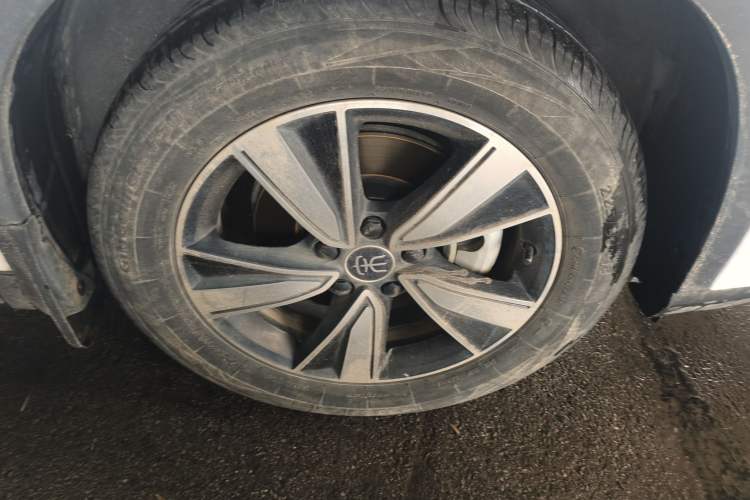 Used BYD Song Pro New Energy 2022 DM-i 110km Flagship Model Right Front Wheel Hub