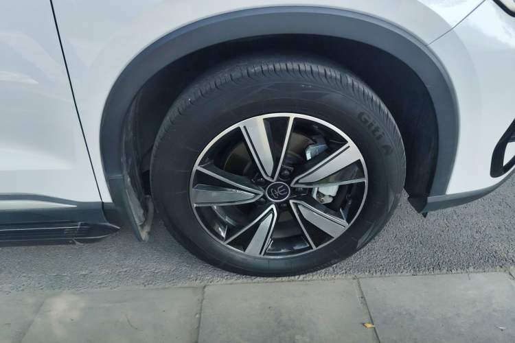 Used BYD Song Pro New Energy 2022 DM-i 51km Prestige Model Right Front Wheel Hub