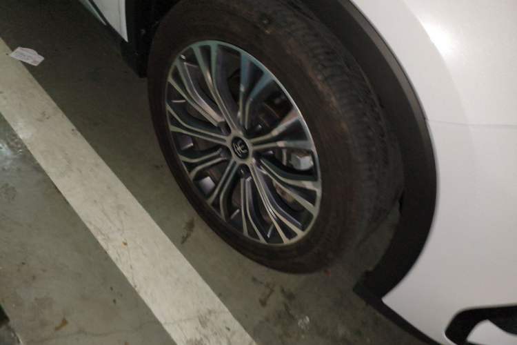 Used BYD Song Pro New Energy 2022 DM-i 110km Flagship Pro Model Right Front Wheel Hub