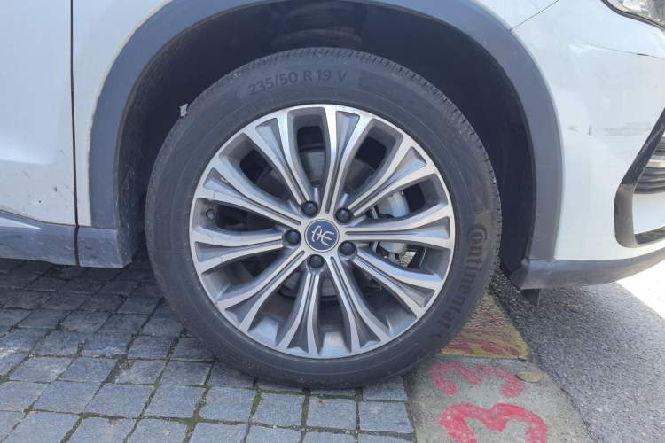 Used BYD Song Pro New Energy 2022 DM-i 110km Flagship Pro Model Right Front Wheel Hub