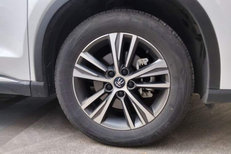 Used BYD Song Pro New Energy 2022 DM-i 51km Prestige Model Right Front Wheel Hub