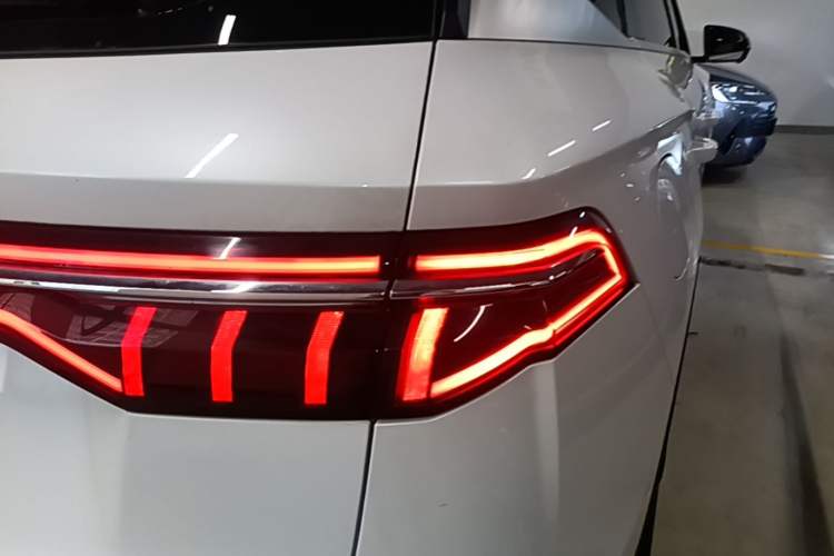 Used BYD Song Pro New Energy 2022 DM-i 110km Flagship Pro Model Right Rear Taillight
