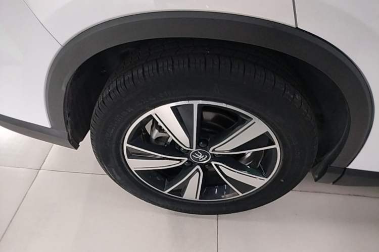 Used BYD Song Pro New Energy 2022 DM-i 110km Flagship Model Right Rear Wheel Hub