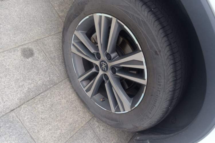 Used BYD Song Pro New Energy 2022 DM-i 51km Prestige Model Right Rear Wheel Hub