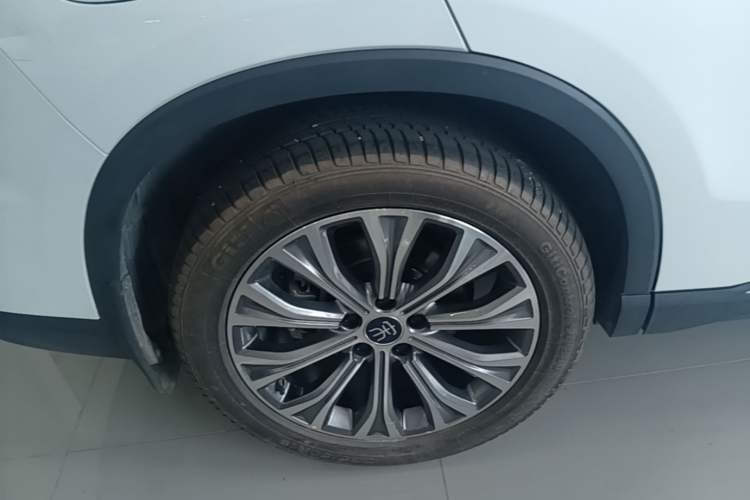 Used BYD Song Pro New Energy 2022 DM-i 110km Flagship Pro Model Right Rear Wheel Hub