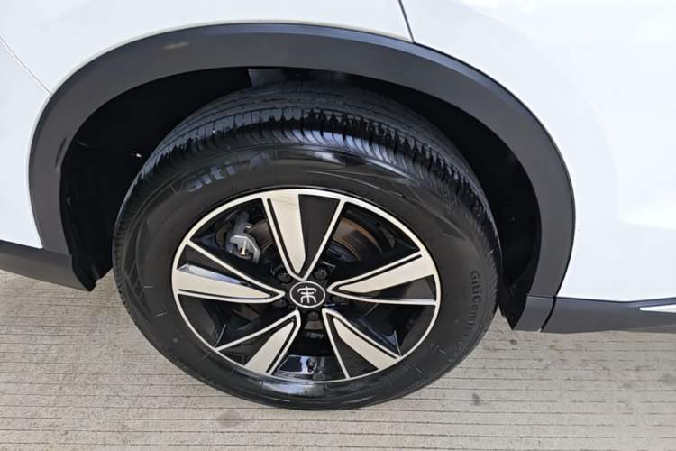 Used BYD Song Pro New Energy 2022 DM-i 51km Prestige Model Right Rear Wheel Hub