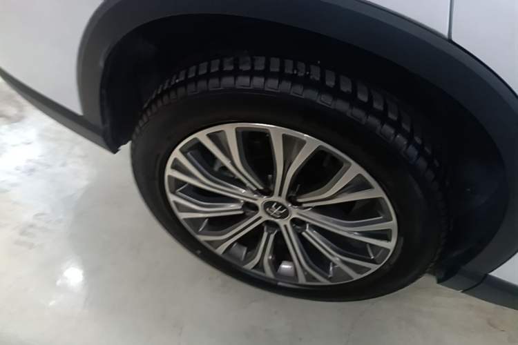 Used BYD Song Pro New Energy 2022 DM-i 110km Flagship Pro Model Right Rear Wheel Hub