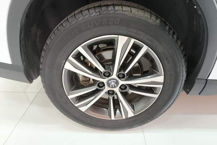 Used BYD Song Pro New Energy 2022 DM-i 51km Prestige Model Right Rear Wheel Hub