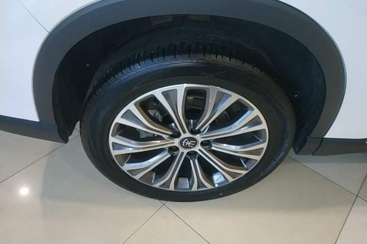 Used BYD Song Pro New Energy 2022 DM-i 110km Flagship Pro Model Right Rear Wheel Hub