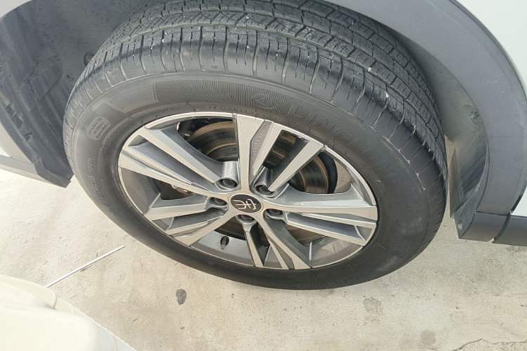 Used BYD Song Pro New Energy 2022 DM-i 51km Luxury Model Right Rear Wheel Hub