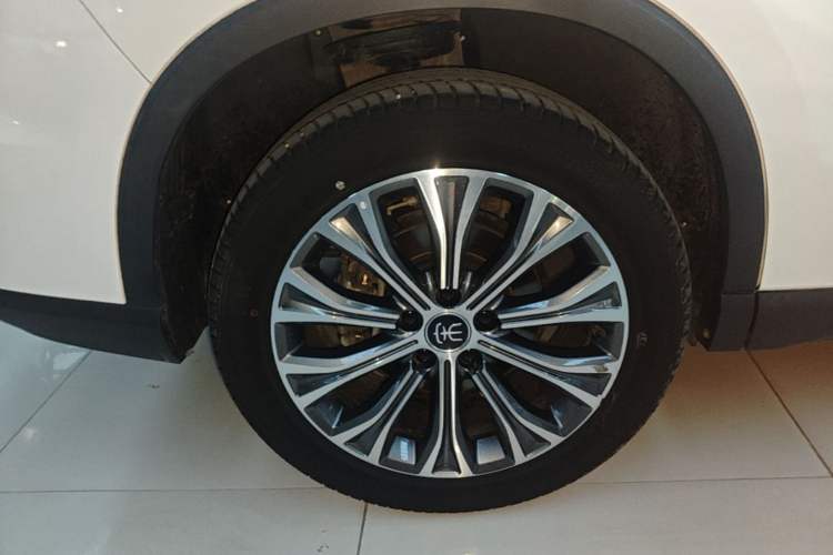Used BYD Song Pro New Energy 2022 DM-i 110km Flagship Pro Model Right Rear Wheel Hub