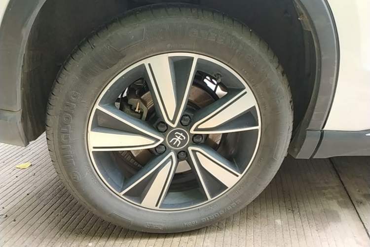 Used BYD Song Pro New Energy 2022 DM-i 110km Flagship Model Right Rear Wheel Hub